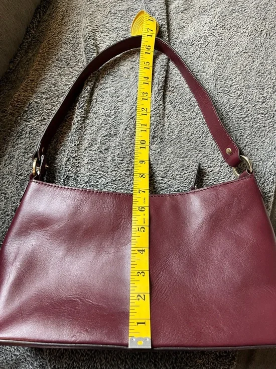 Etienne Aigner Beautiful maroon/ burgundy bag. Exc - Picture 9 of 9